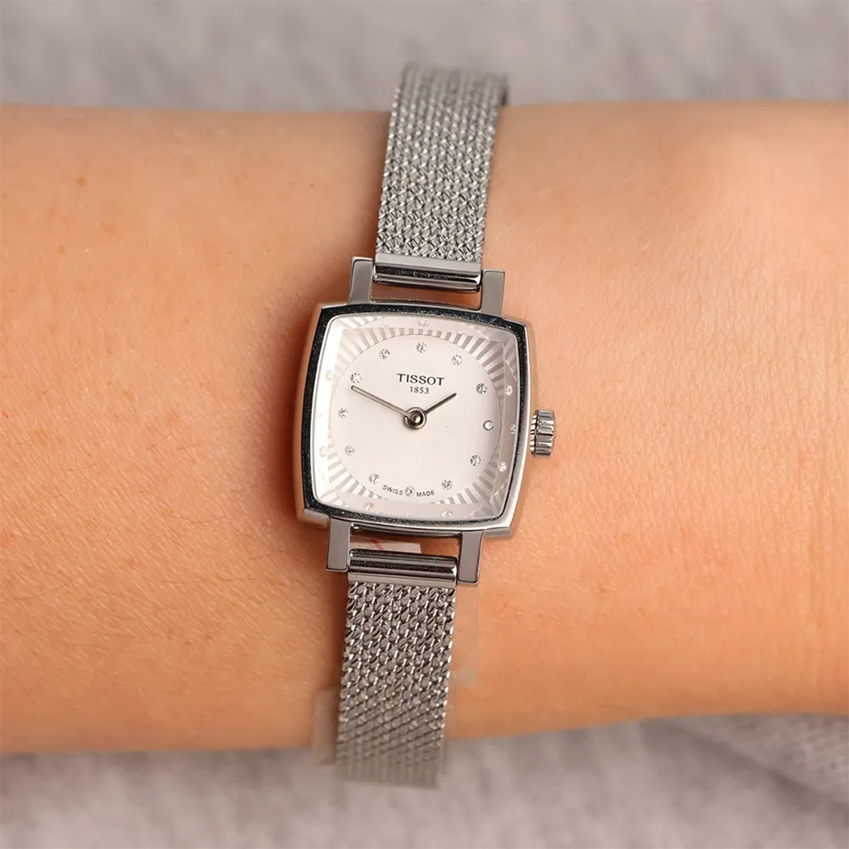 Montre femme tissot lovely square t058.109.11.036.00