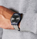 Montre homme swatch grey cord suon402
