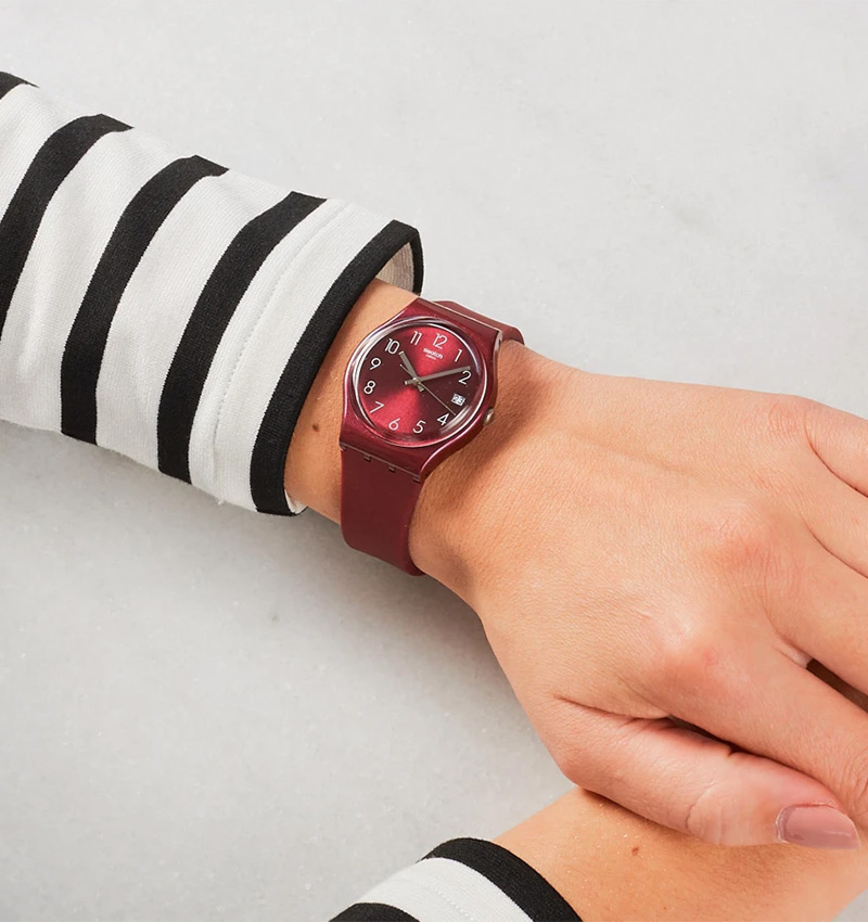 montre femme swatch redbaya gr405