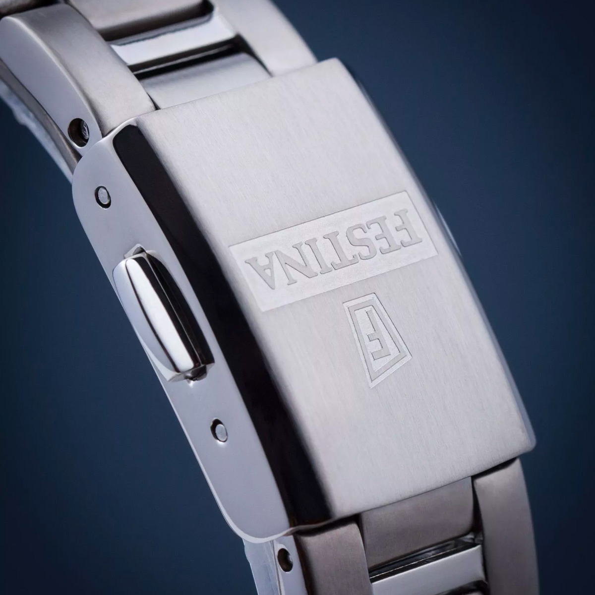 Montre femme festina titanium date f204361