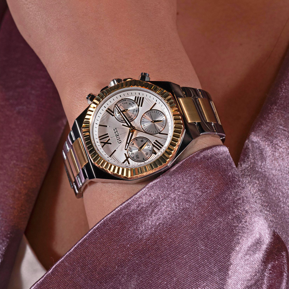 Montre femme guess equality gw0769l3