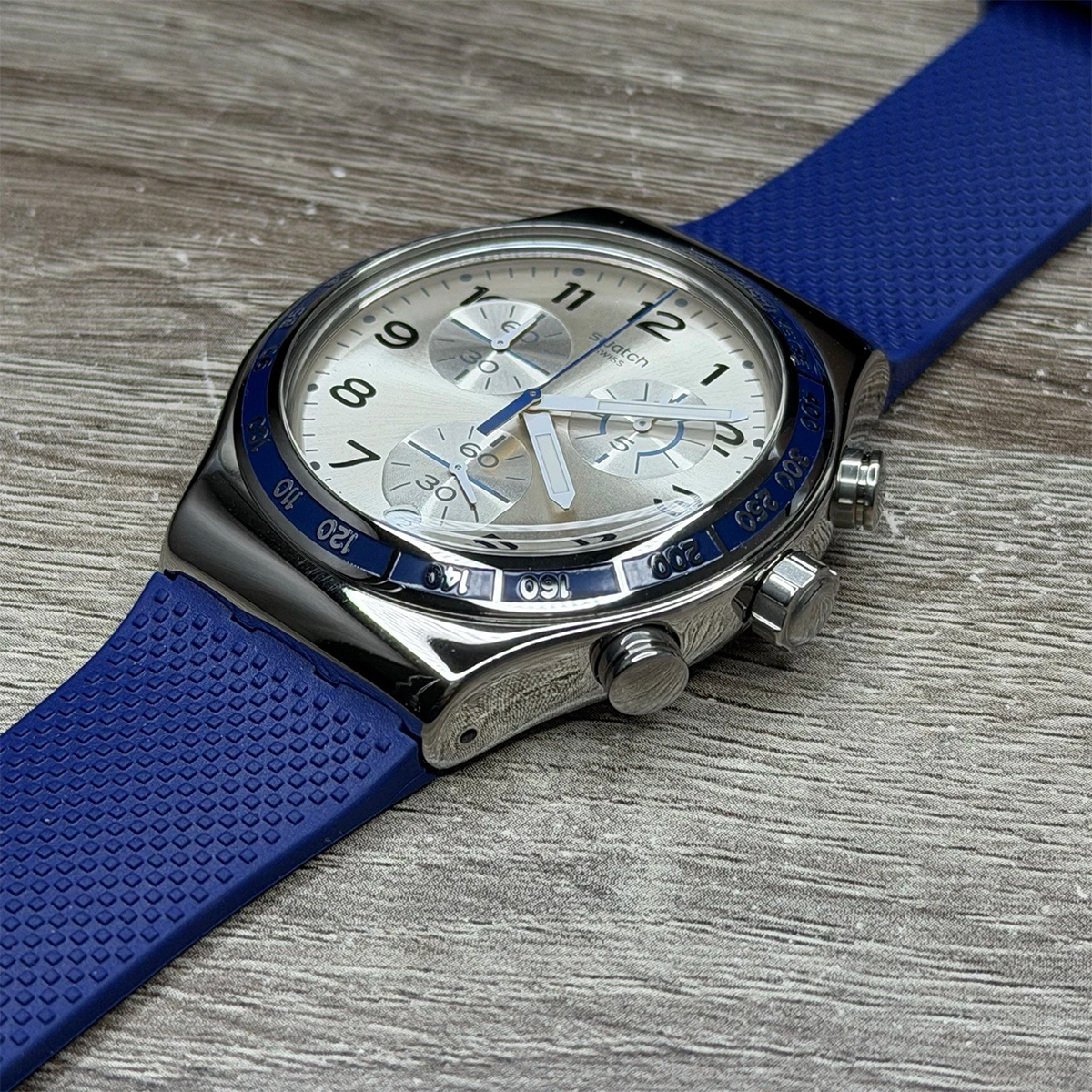 Montre homme swatch irony chrono yvs439