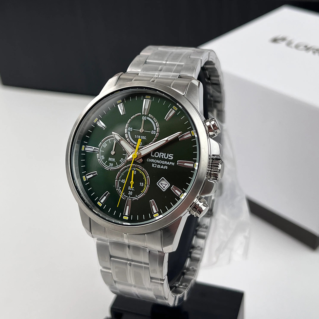 Montre homme lorus rm381hx9